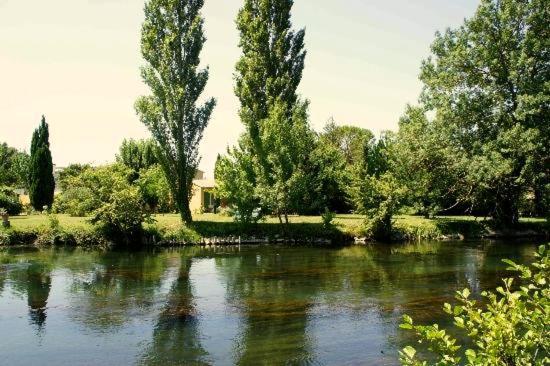 Mas Le Pont Des Aubes Panzió L'Isle-sur-la-Sorgue Kültér fotó